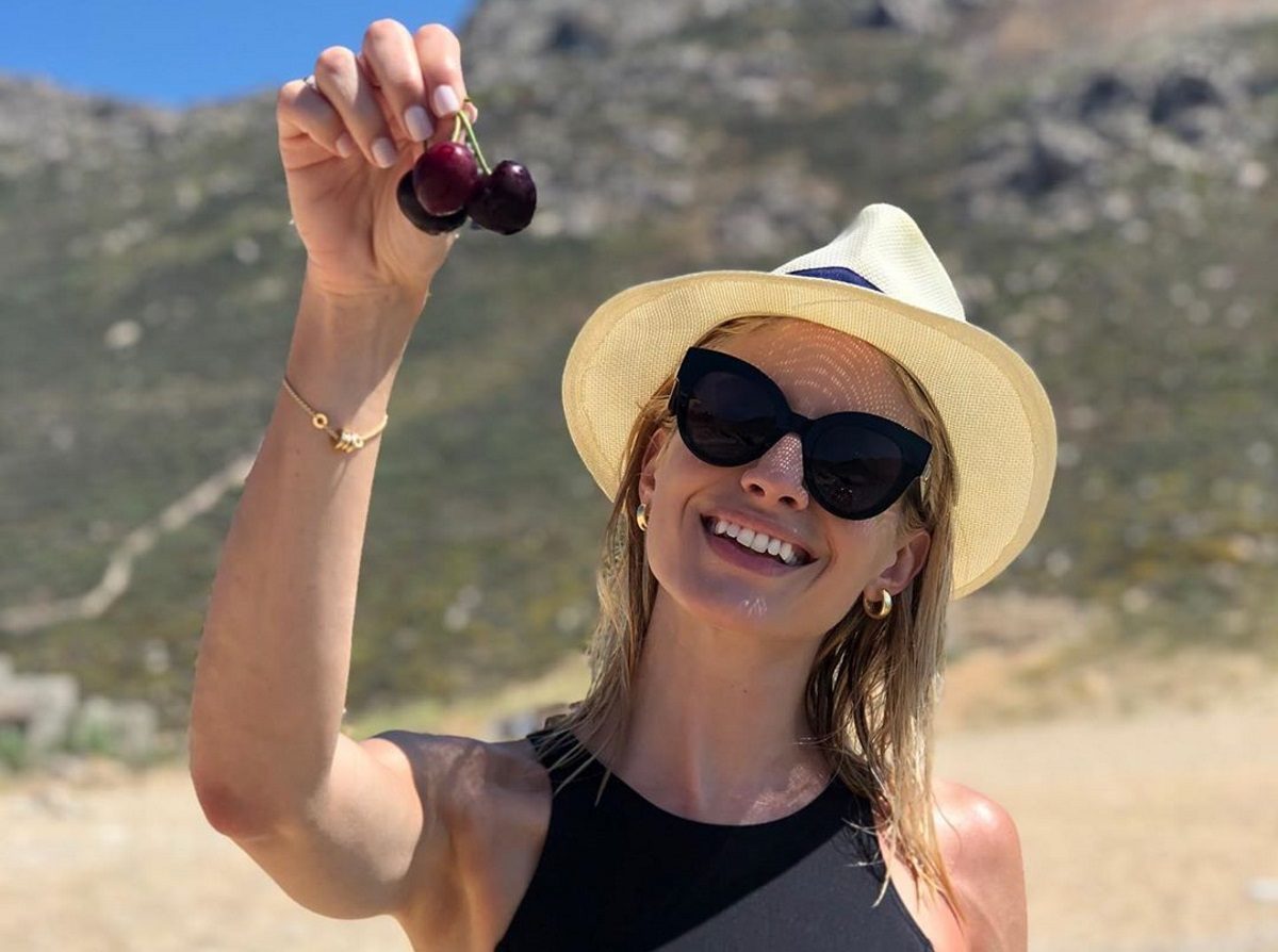 Ευαγγελία Αραβανή: Δημοσίευσε φωτογραφία της με μαγιό και ξεκίνησε να μετρά αντίστροφα για το καλοκαίρι!