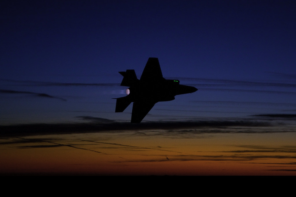 Εφιάλτης στις ΗΠΑ: F-35 συνετρίβη μόλις πέντε μέρες μετά τη συντριβή ενός F-22