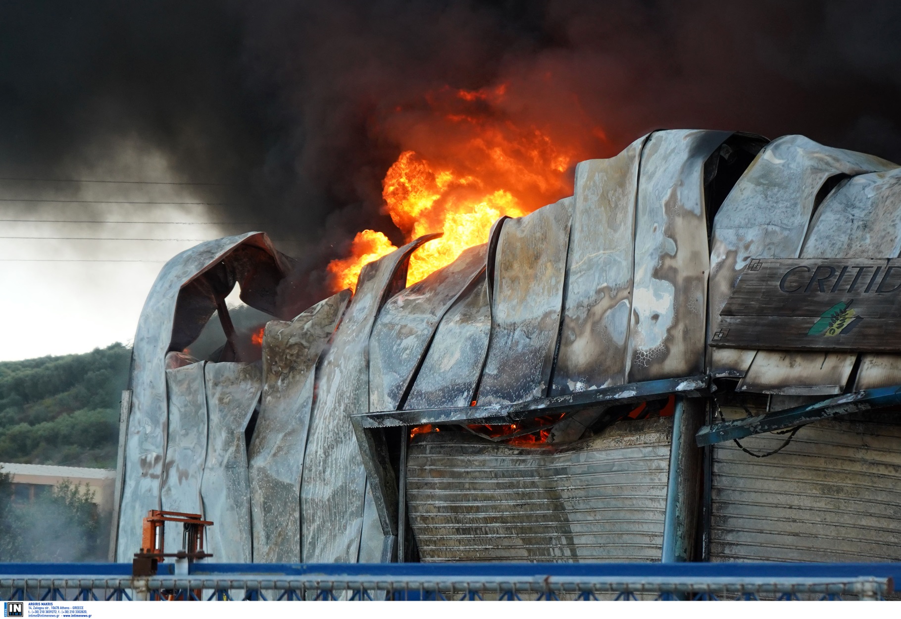 Ηράκλειο: Καρέ – καρέ η κόλαση φωτιάς στο εργοστάσιο ελαιολάδου (pics, video)