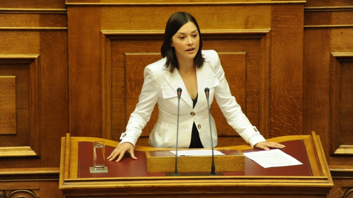 Η Νάντια Γιαννακοπούλου για τα “γαλλικά” στην Κεραμέως! “Mea culpa για το ύφος αλλά…”