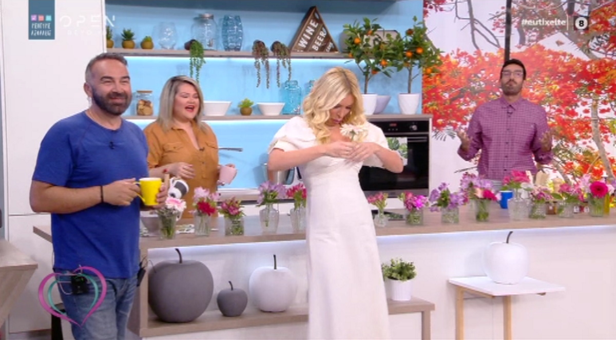 Το εκρηκτικό μπούστο της Κατερίνας Καινούργιου έσπασε την καραντίνα! Χαμός στο πλατό!