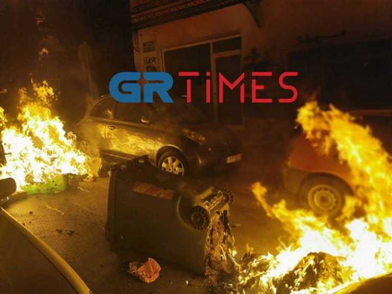 Χάος στη Θεσσαλονίκη – Άγρια επεισόδια με μολότοφ, δακρυγόνα και καμμένα αυτοκίνητα