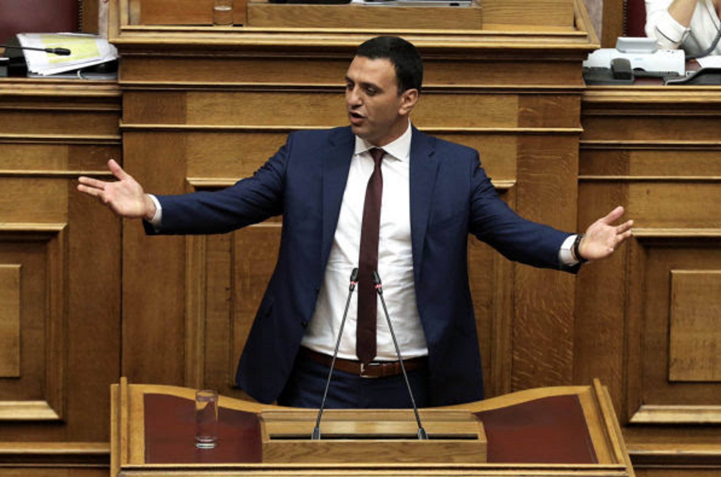 Κικίλιας στη Βουλή: Μονιμοποίηση των επικουρικών γιατρών και αύξηση των κλινών ΜΕΘ στο ΕΣΥ