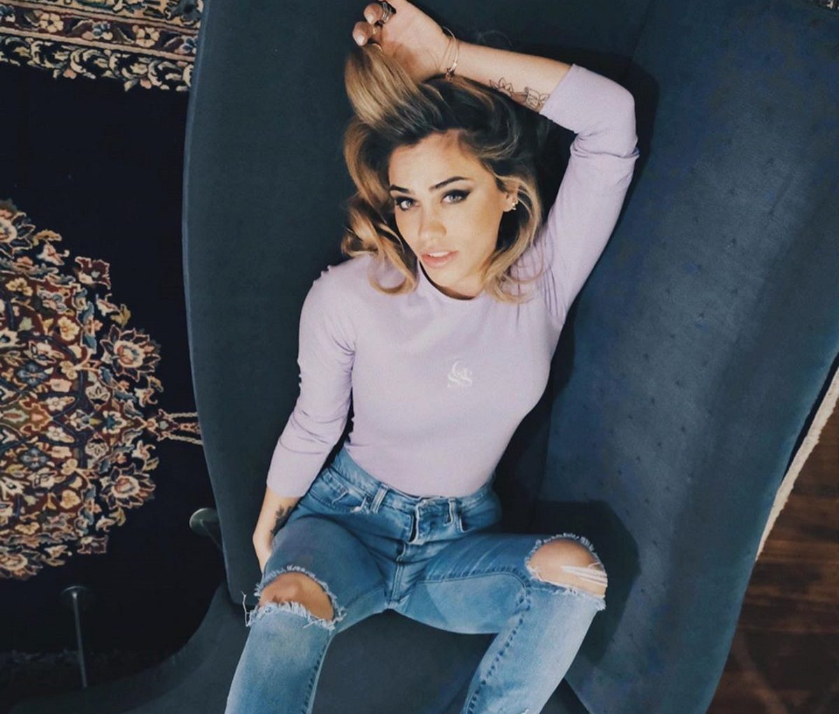 Η Κόνι Μεταξά ποζάρει με sexy εσώρουχα και κόβει την ανάσα με το καλλίγραμμο κορμί της!