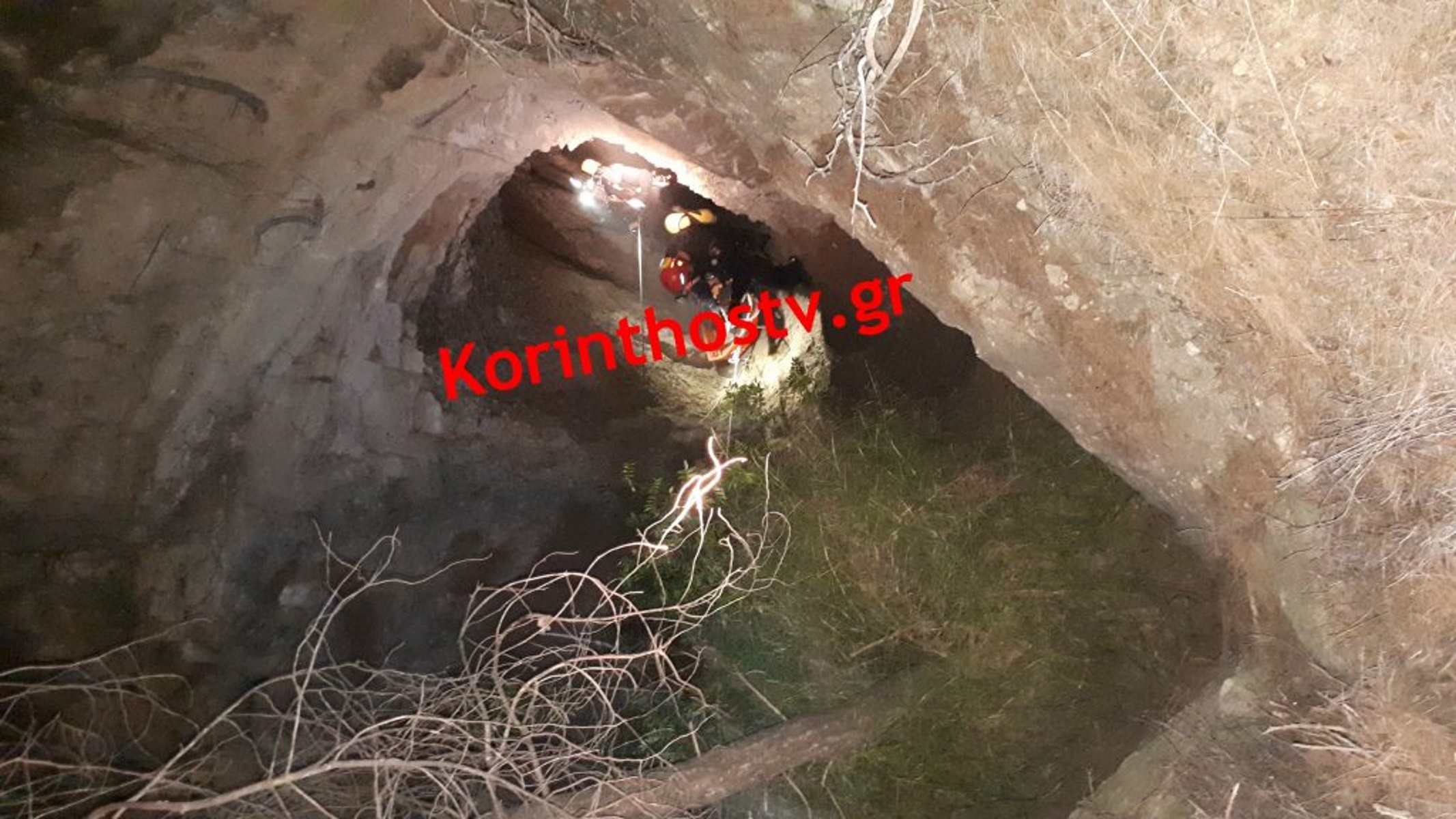 Θρίλερ στο Λουτράκι: Τέσσερις νεκροί σε σπηλιά - Ανοιχτό το ...