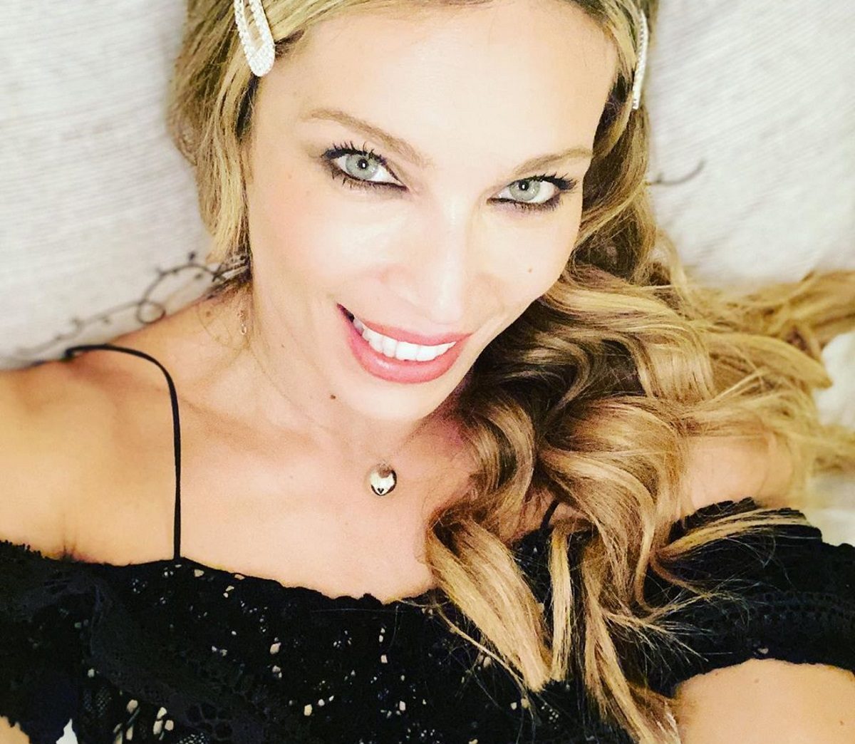 Μαριέττα Χρουσαλά: Μας δείχνει τα δώρα που έλαβε από τα παιδιά της για τη γιορτή της μητέρας!