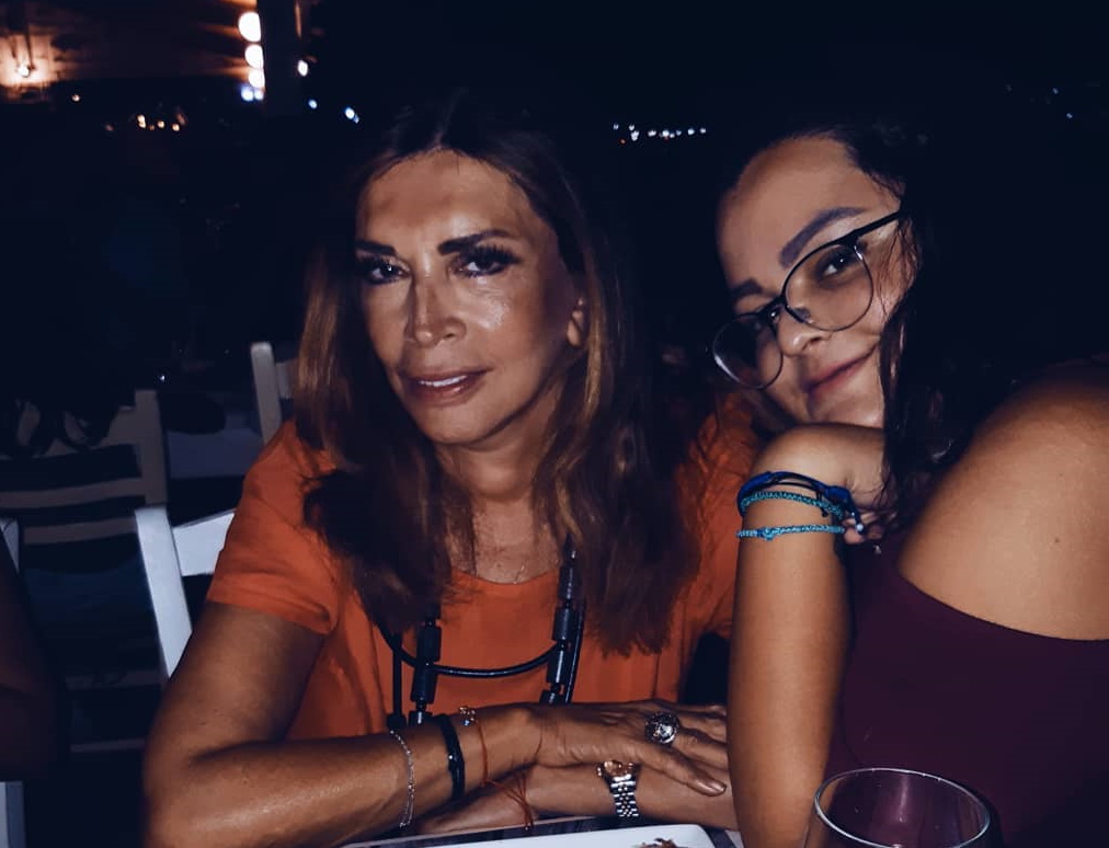 Μιμή Ντενίση: Οι εκπλήξεις και οι ευχές της κόρης της για τα γενέθλιά της! [pics,vid]