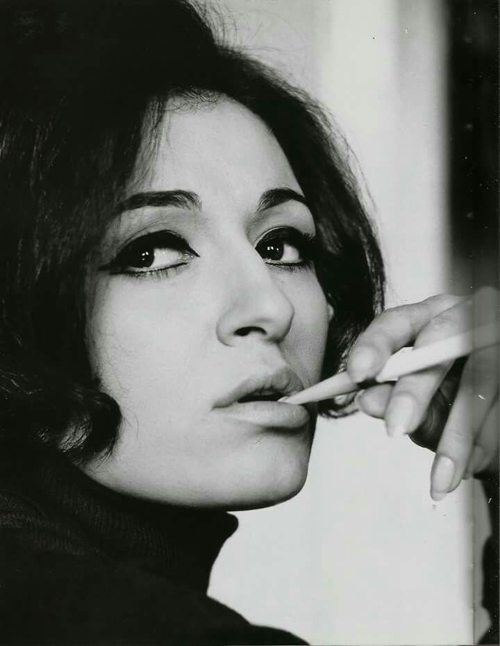 Μάρθα Καραγιάννη: Η σπάνια φωτογραφία στα 16 της πριν γίνει γνωστή