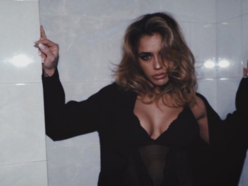 Κόνι Μεταξά: Έτσι αντιμετωπίζει τους «haters» και τα αρνητικά σχόλια!