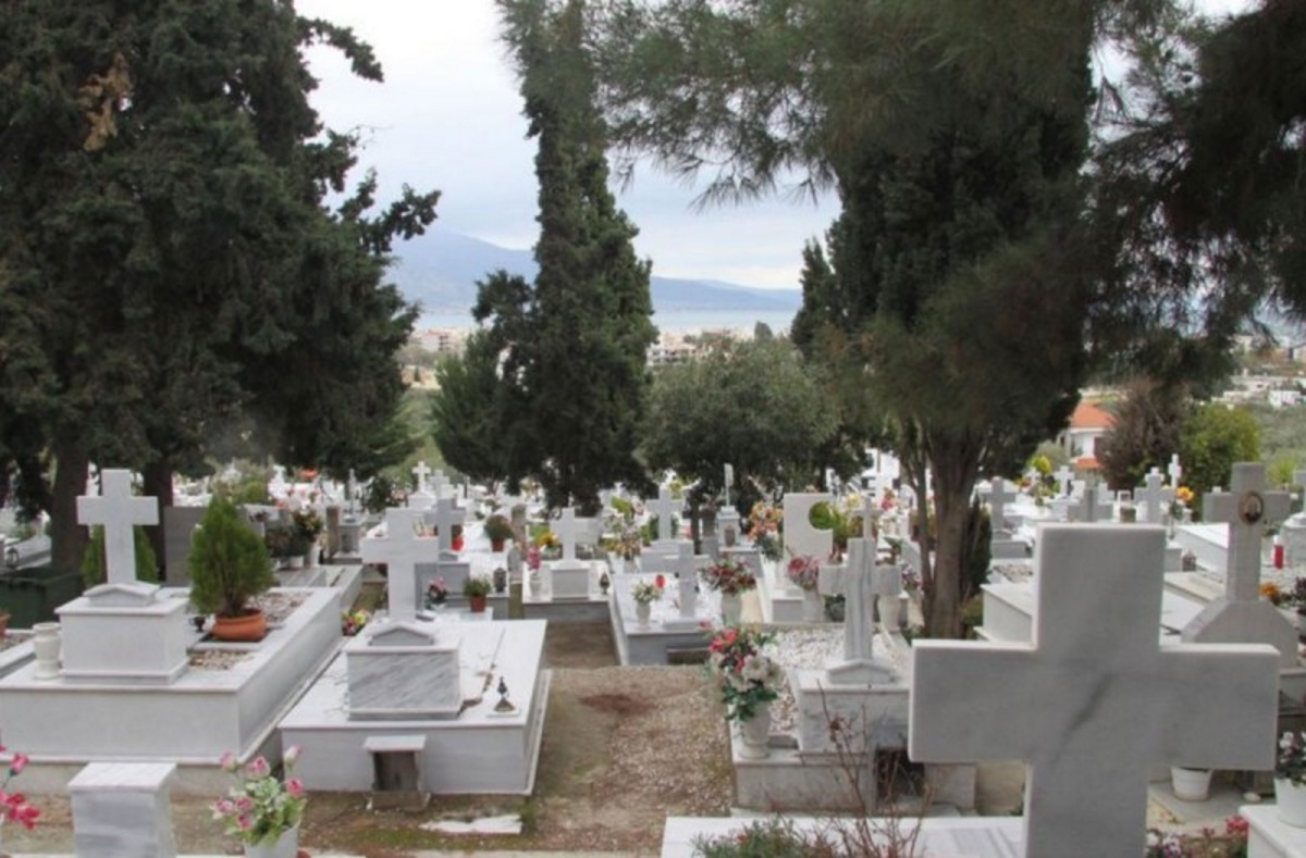 «Ο πατέρας μου έμαθε ότι ήταν πεθαμένος και πήγε να δει τον τάφο του στα Χανιά»