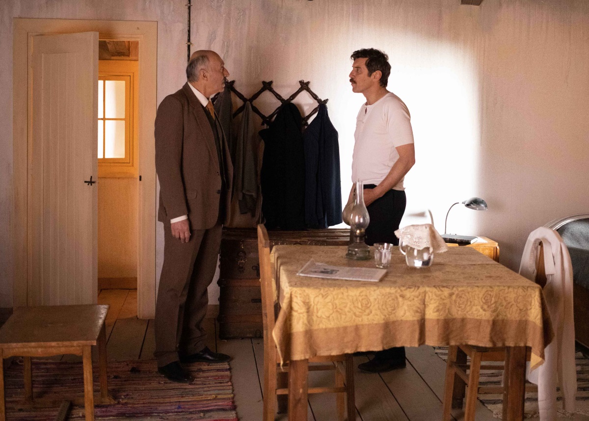 Έτσι θα εξελιχθεί η σχέση Νέστορα – Κυπραίου στις Άγριες Μέλισσες!