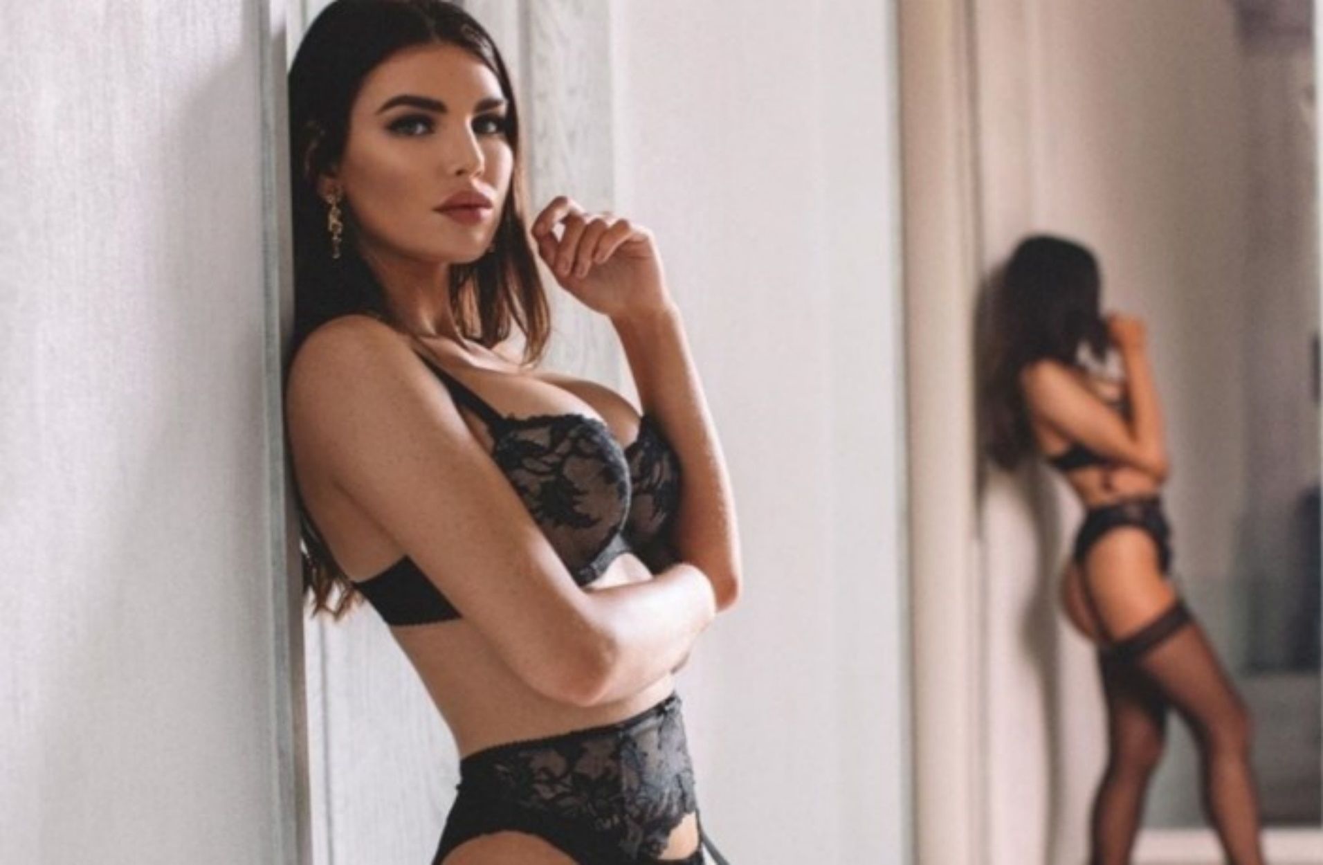 Η Nicole Thorne πέταξε το σουτιέν της και ποζάρει ημίγυμνη!