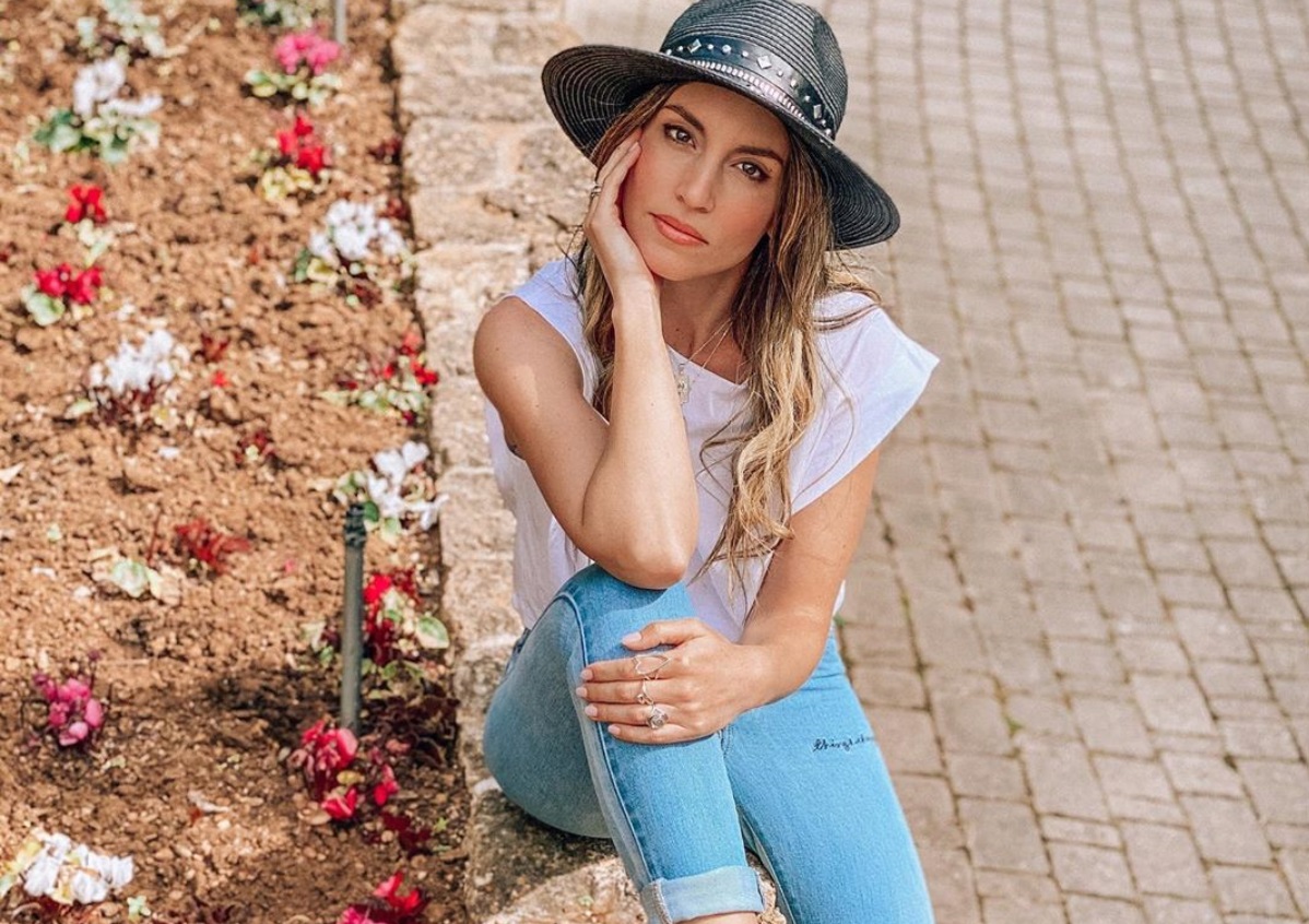 Αθηνά Οικονομάκου: Καλοκαιρινές βουτιές στο Γύθειο!