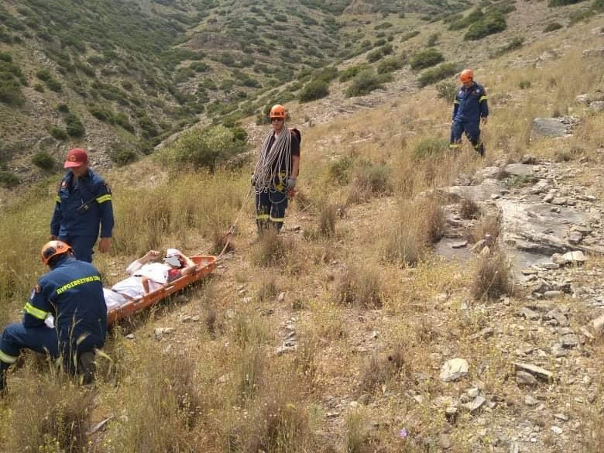 Έτσι έσωσαν τον 68χρονο ορειβάτη στη Λάρισα (pics)