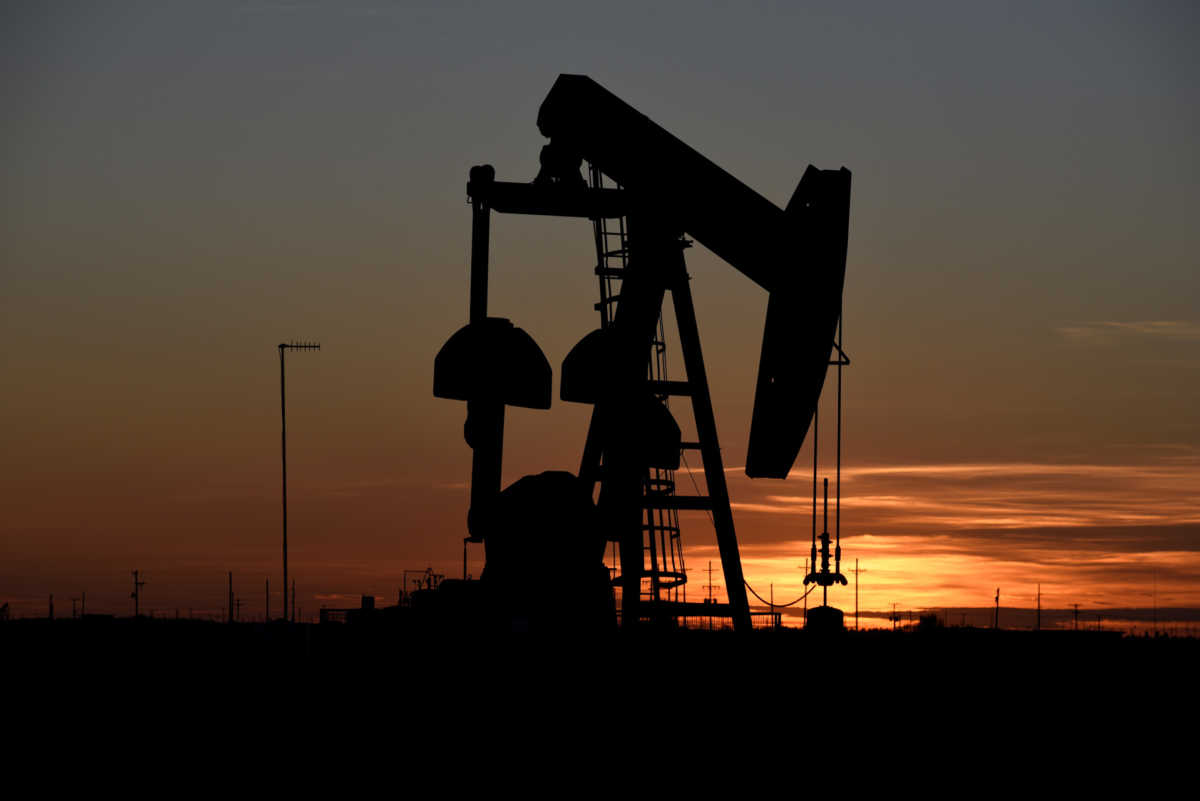 Πετρέλαιο: Πάνω από τα 64 δολάρια το βαρέλι
