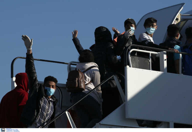 Η Γερμανία αναλαμβάνει την φροντίδα  249 προσφυγόπουλων από την Ελλάδα