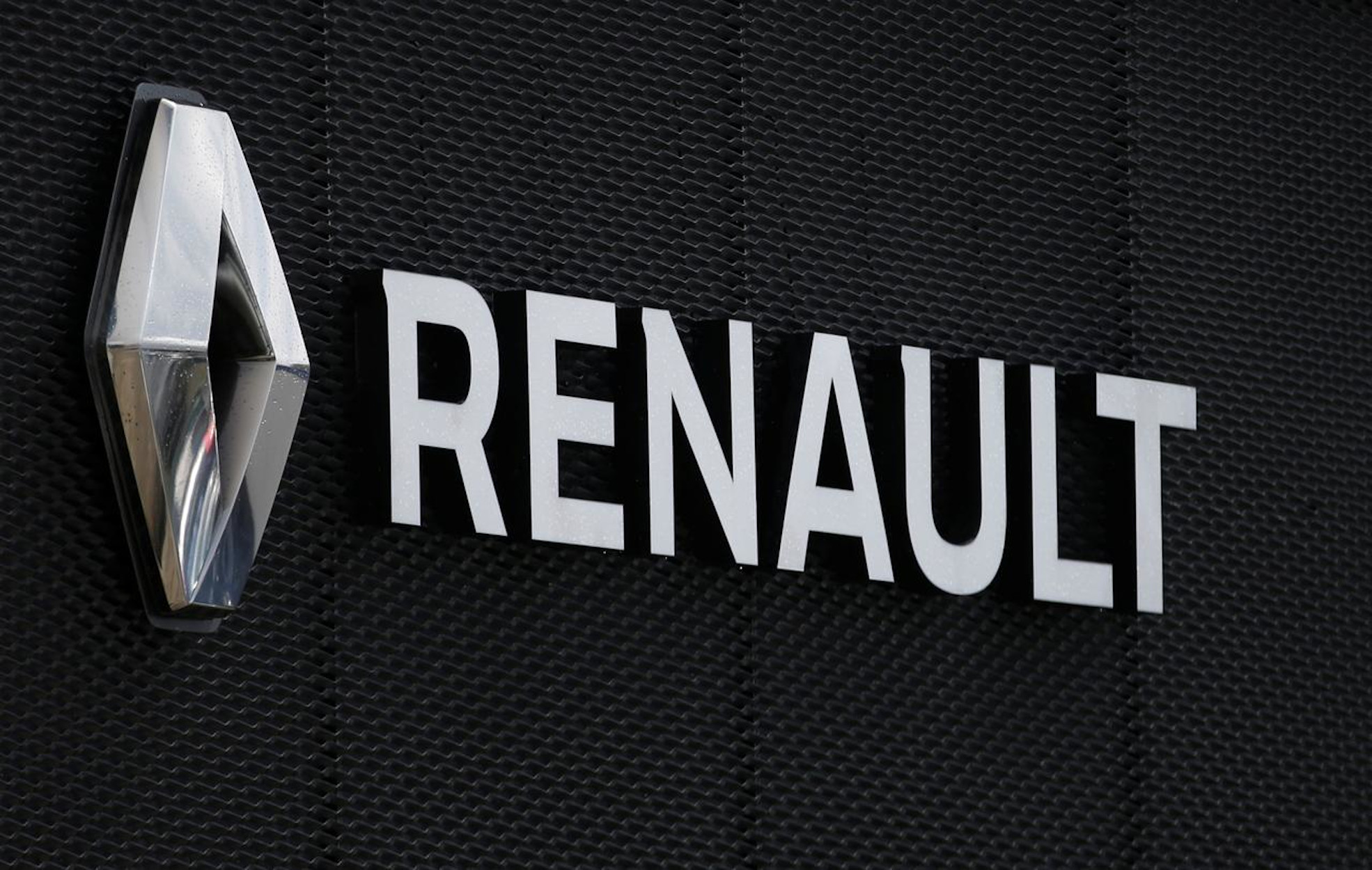 Είναι επίσημο: Η Renault απέλυσε 15.000 εργαζόμενους “μονοκοπανιά”