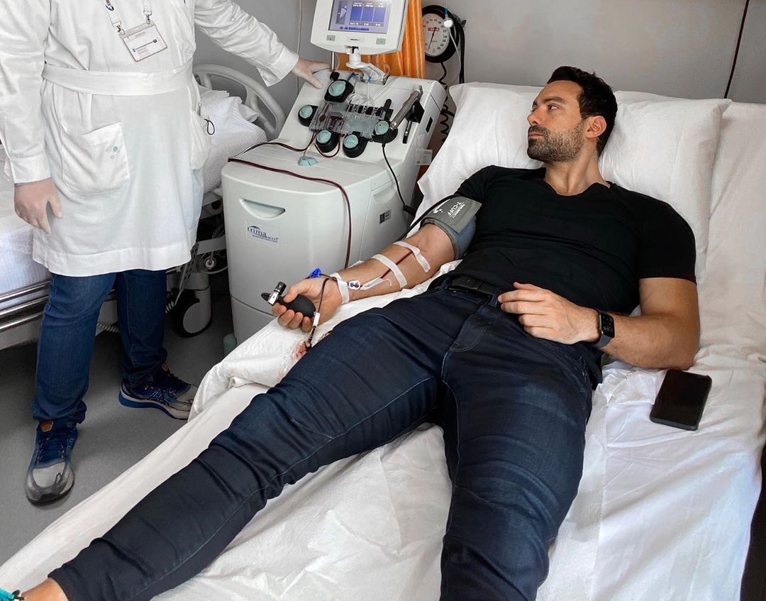 Σάκης Τανιμανίδης: Έδωσε πλάσμα για να βοηθήσει άλλους ασθενείς με κορονοϊό!