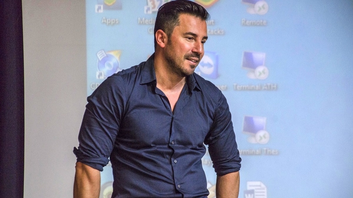 “Ο κόσμος ένιωσε  σοκ και δέος, όπως ακριβώς την 11η Σεπτεμβρίου” – Συγκλονίζει ο Γιώργος Σατσίδης για τον κορονοϊό