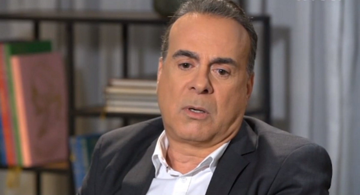 Η εξομολόγηση του Φώτη Σεργουλόπουλου: “Γιατί απαγορεύουν στον σύντροφό μου να γίνει ο δεύτερος γονιός”;