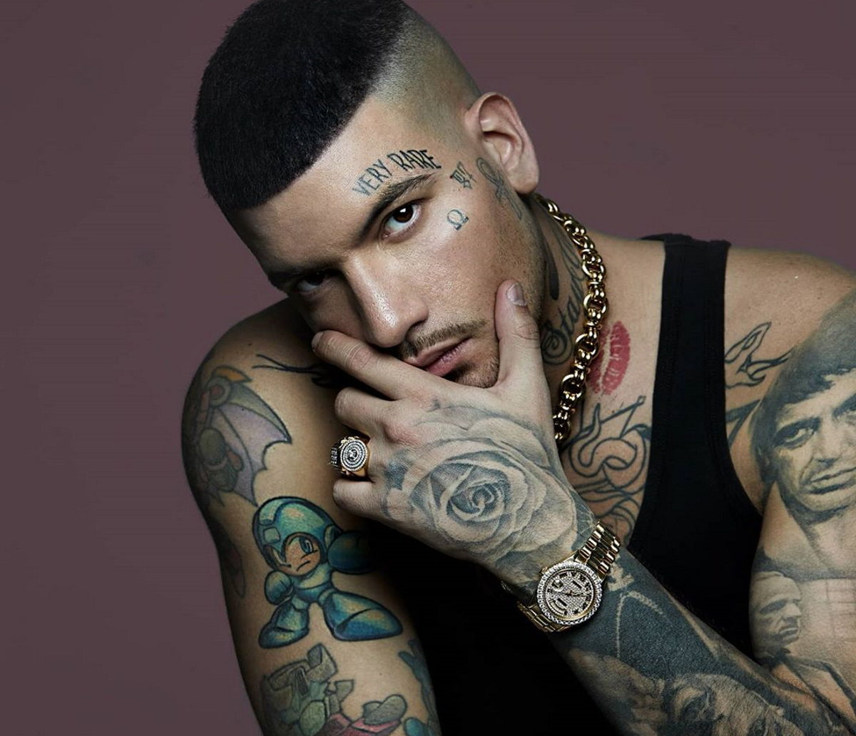 Snik: Απαθανατίζει την Ηλιάνα Παπαγεωργίου με το νέο τους… κατοικίδιο!