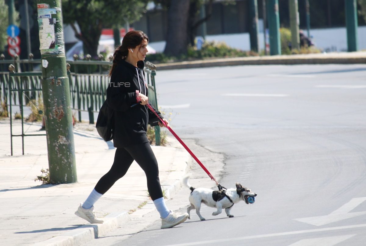 Τόνια Σωτηροπούλου: Πρωινή βόλτα στην Αθήνα με την καλύτερη παρέα! [pics]