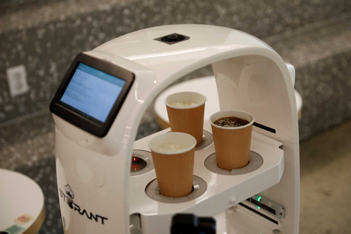 Ρομπότ φτιάχνουν και σερβίρουν καφέ στη Νότια Κορέα