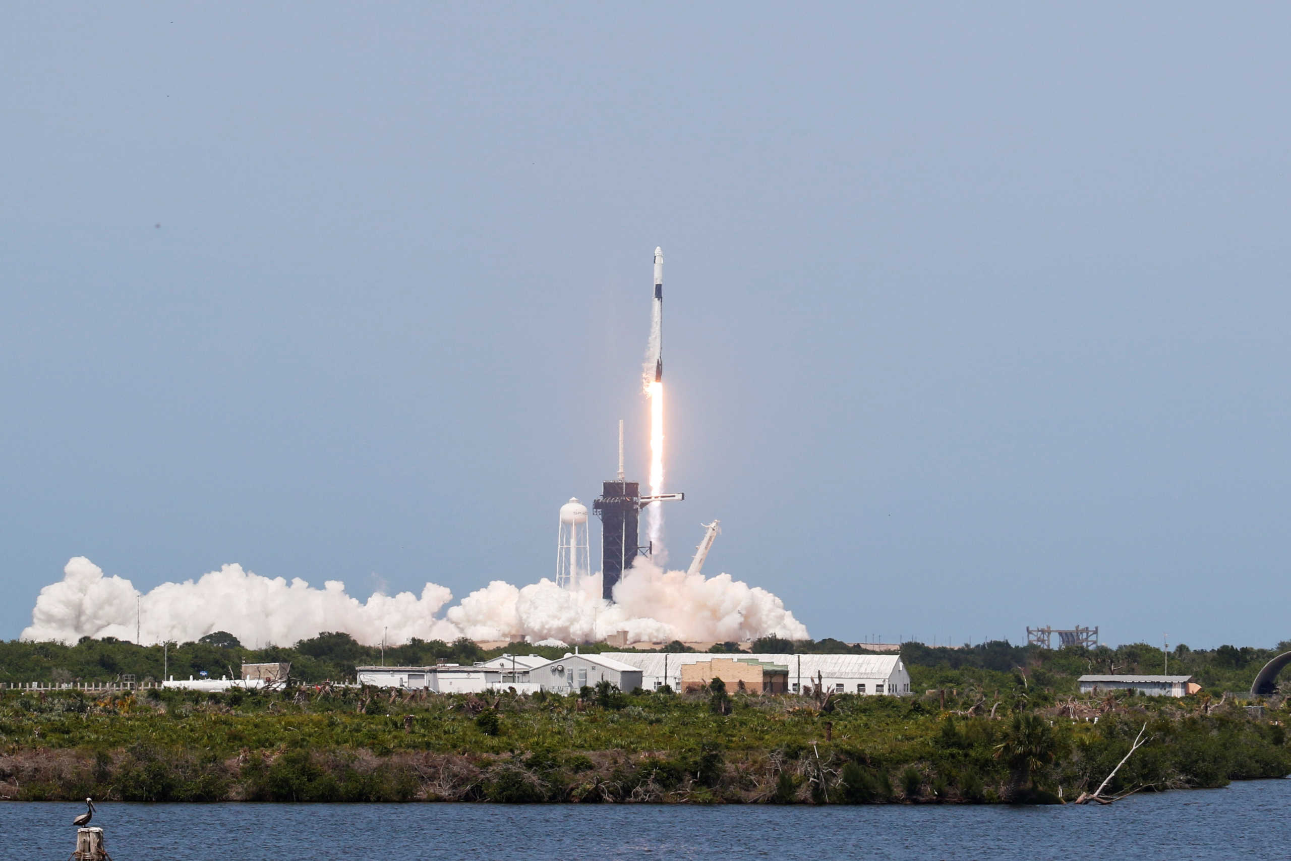 Έγραψε ιστορία η SpaceX – Ξεκίνησε για την κατάκτηση του Διαστήματος