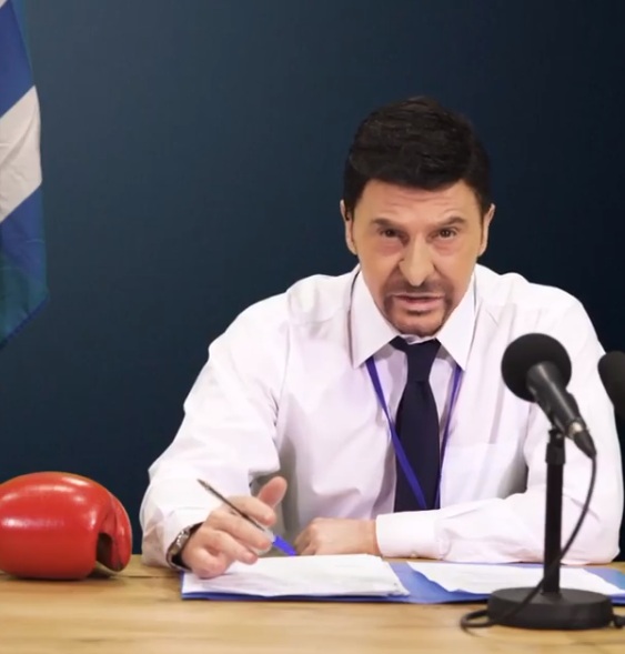 Ο Τάκης Ζαχαράτος, γίνεται Νίκος Χαρδαλιάς, και είναι απολαυστικός! video