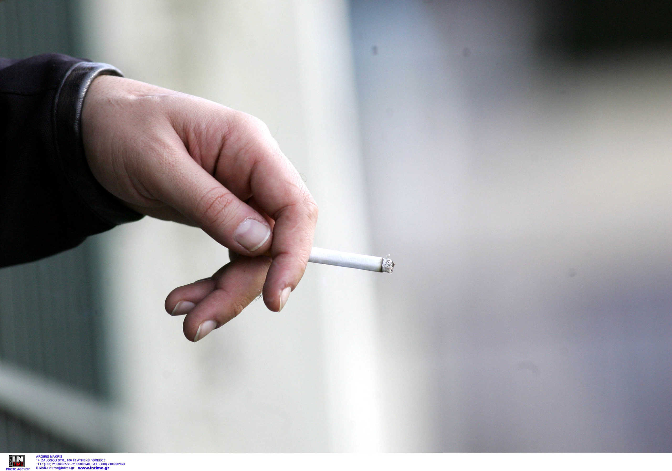 Κορονοϊός: Οι μακροχρόνιοι καπνιστές έχουν διπλάσιος κίνδυνο νοσηλείας και θανάτου