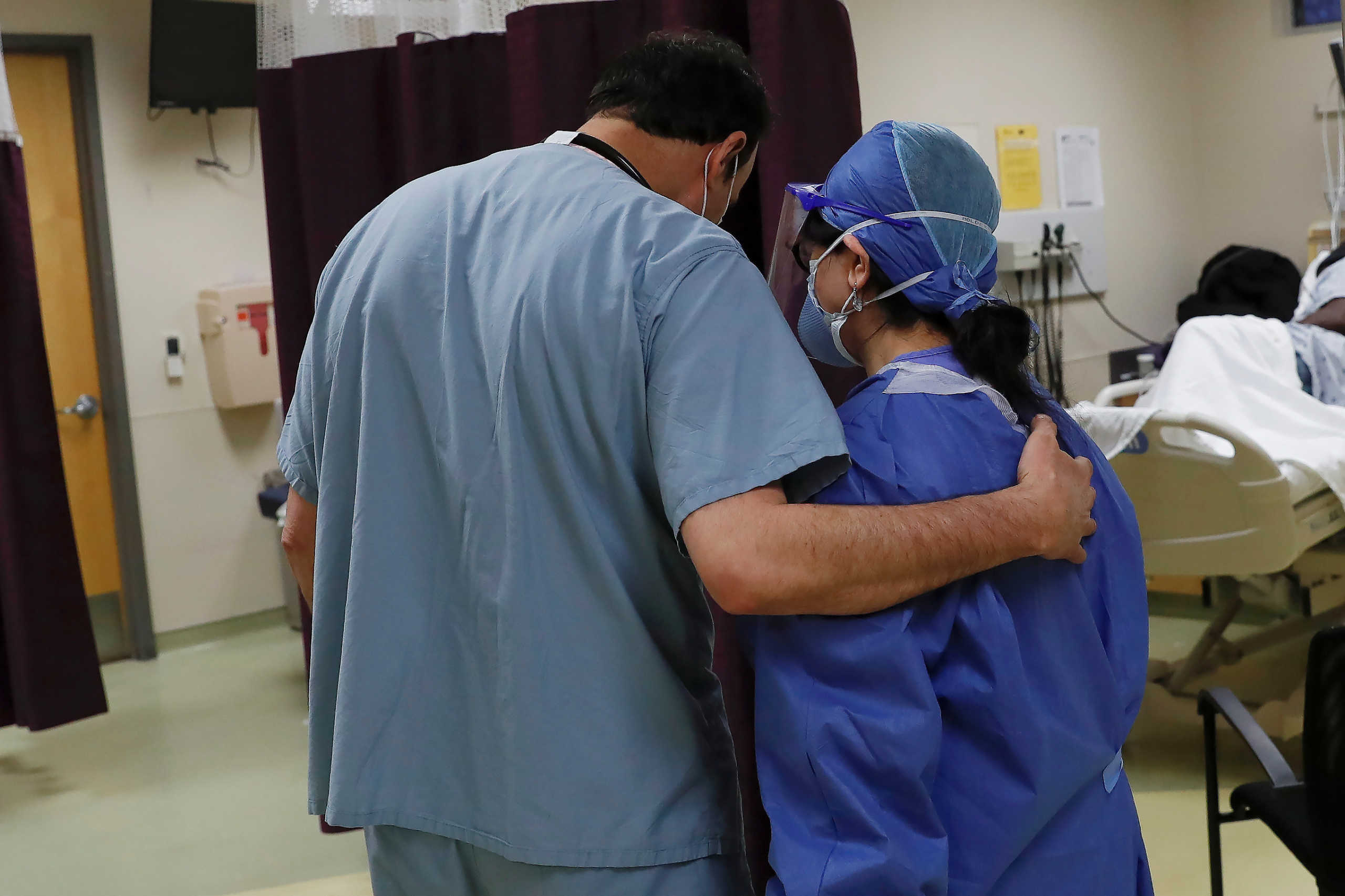 Σχεδόν 90.000 νεκροί και 1,5 εκατ. κρούσματα στις ΗΠΑ