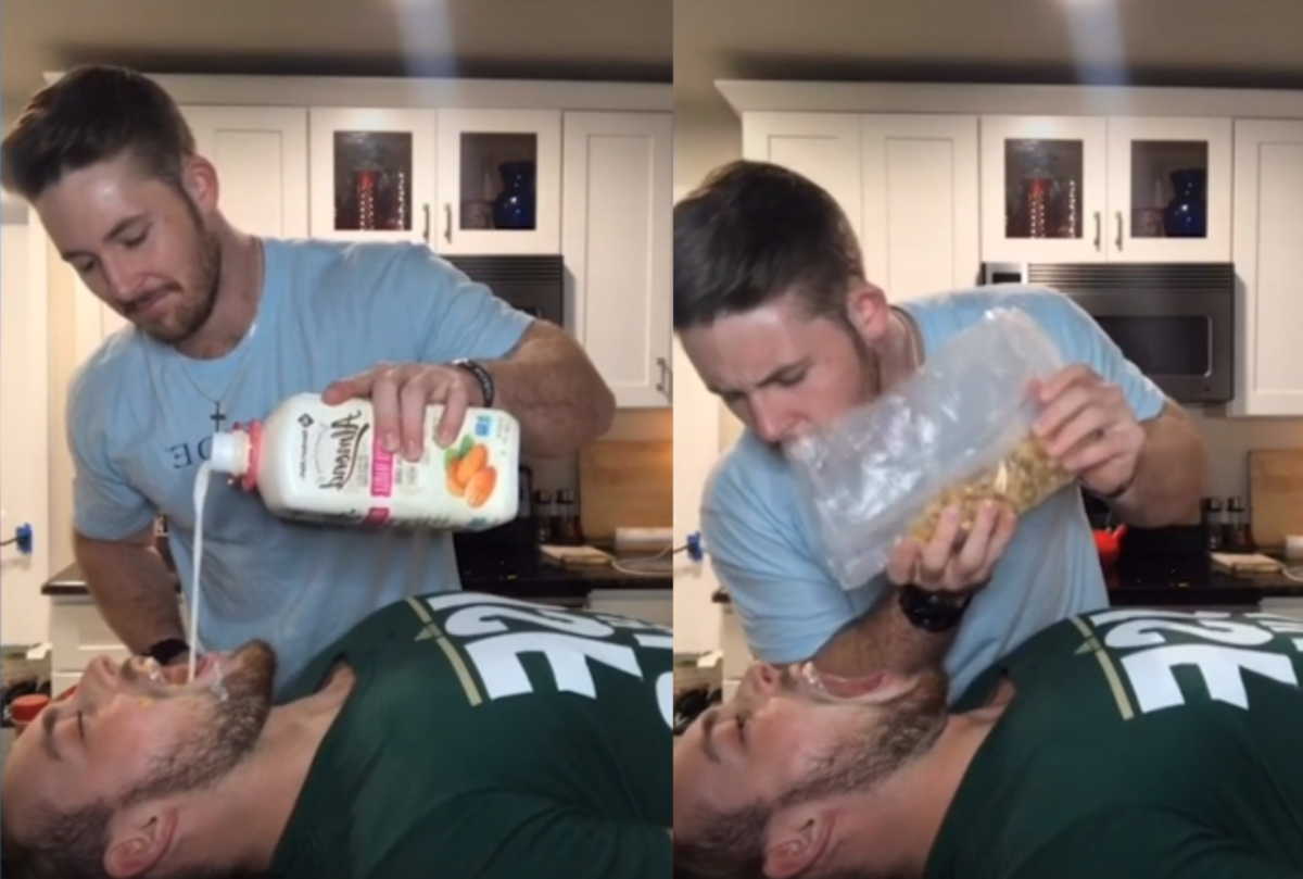 Άνδρας μετατρέπει τον αδερφό του σε μπολ και τρώει από το στόμα του δημητριακά!