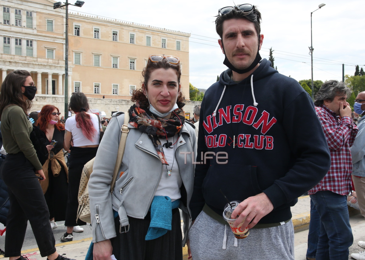 Άγριες Μέλισσες: Οι πρωταγωνιστές στο Σύνταγμα πριν πάνε στο Διαφάνι! [pics]