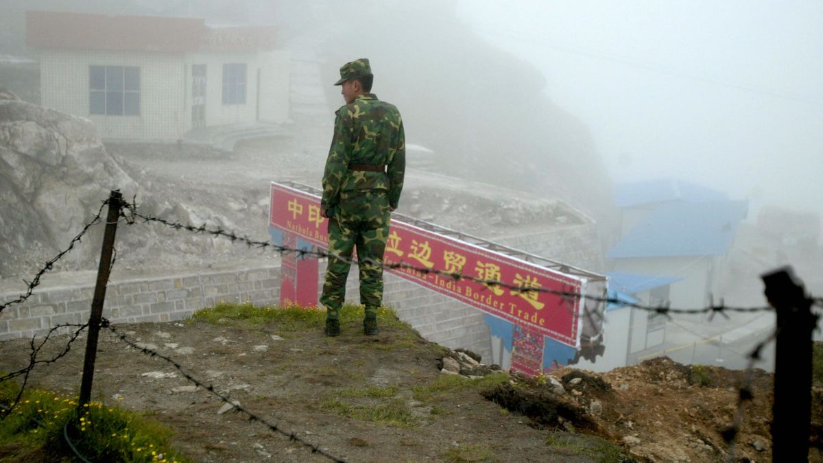 Τύμπανα πολέμου σε Ινδία και Κίνα: 20 Ινδοί στρατιώτες νεκροί στα σύνορα!