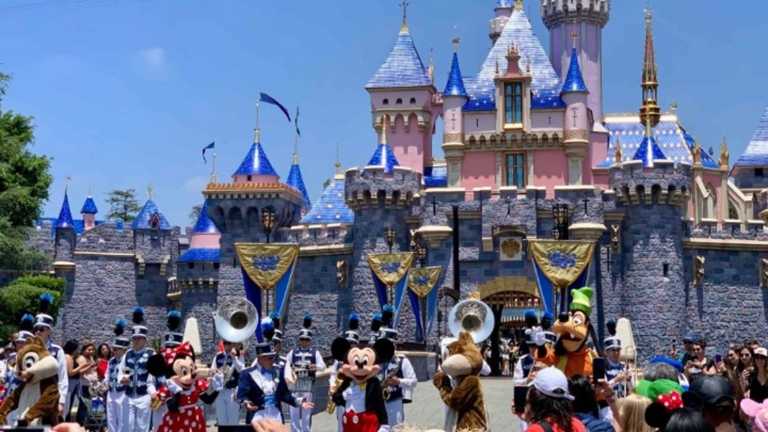 Disneyland – Παρίσι: Ξανανοίγει σταδιακά