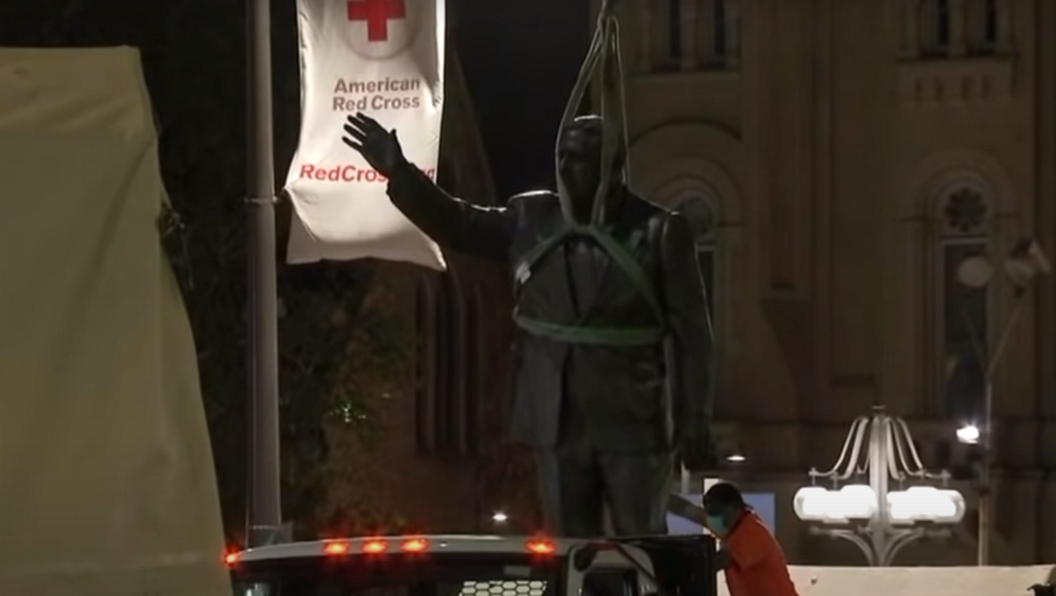 Η Φιλαδέλφεια αφαίρεσε το άγαλμα του ρατσιστή δημάρχου Frank Rizzo