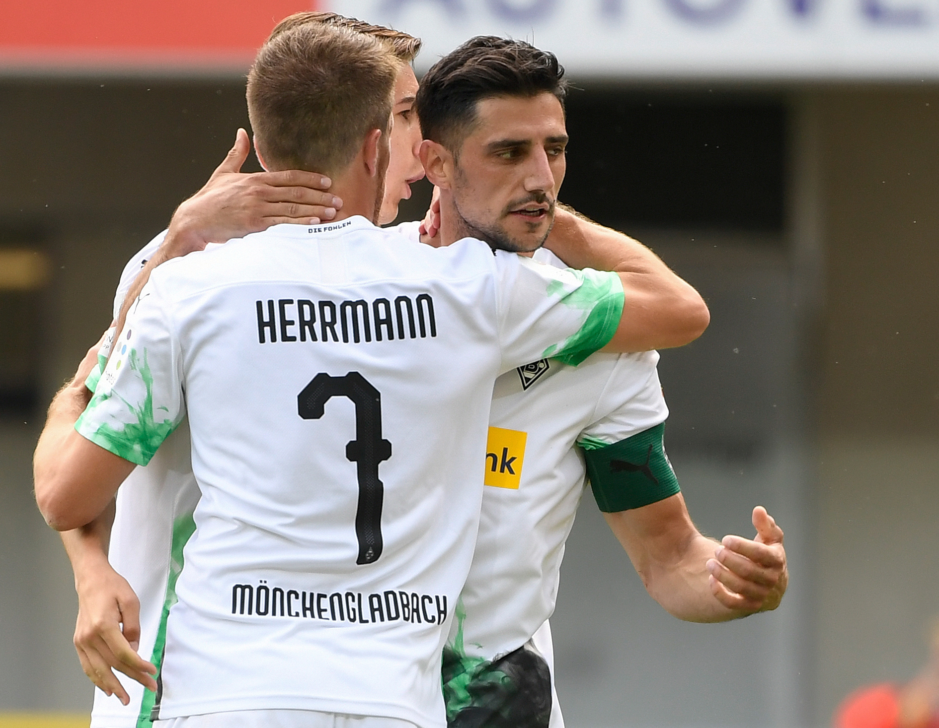 Soccer Football - Bundesliga - SC Paderborn v Borussia Moenchengladbach - Benteler Arena, Paderborn, Germany - June 20, 2020 Moenchengladbach's Lars Stindl celebrates scoring their second goal with teammates, following the resumption of play behind closed doors after the outbreak of the coronavirus disease (COVID-19)  Ina Fassbender