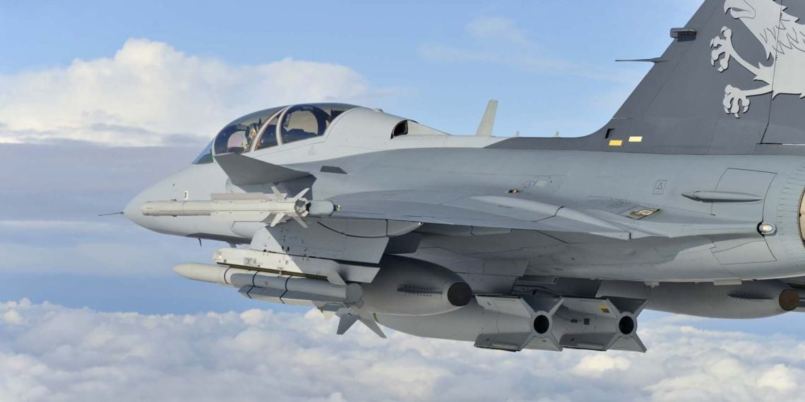 Ποια F-35; Αυτό είναι το μαχητικό που θα «κατεβάσει» τα ρωσικά από τους ουρανούς (pics)