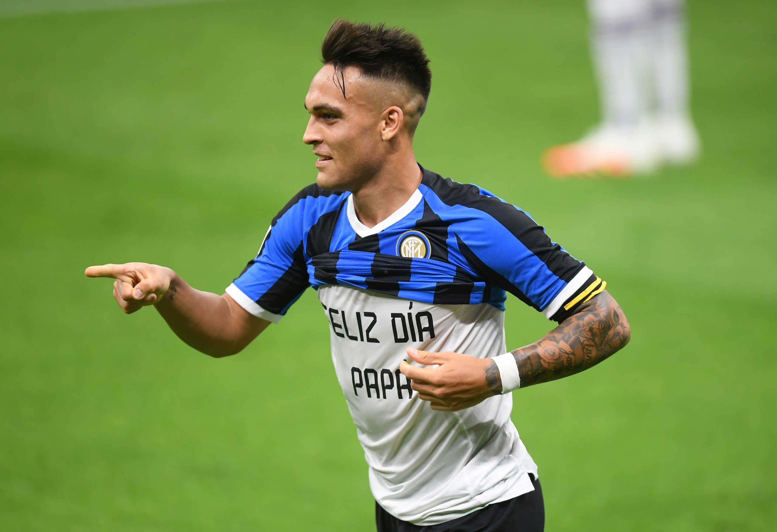 Soccer Football - Serie A - Inter Milan v Sampdoria - San Siro, Milan, Italy - June 21, 2020   Inter Milan's Lautaro Martinez celebrates scoring their second goal, as play resumes behind closed doors following the outbreak of the coronavirus disease (COVID-19)   REUTERS