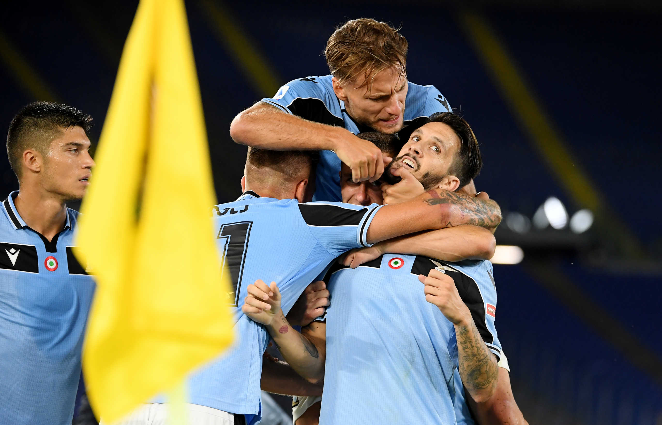 Soccer Football - Serie A - Lazio v Fiorentina - Stadio Olimpico, Rome, Italy - June 27, 2020  Lazio's Luis Alberto celebrates scoring their second goal with teammates, as play resumes behind closed doors following the outbreak of the coronavirus disease (COVID-19)   REUTERS