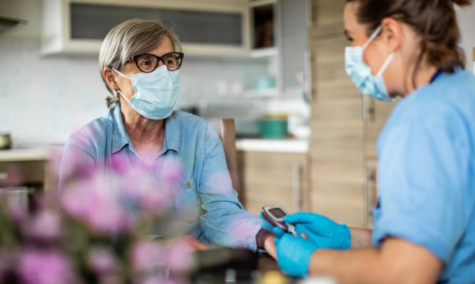 Ο κορονοϊός μπορεί να προκαλεί (και) διαβήτη σε υγιείς ανθρώπους