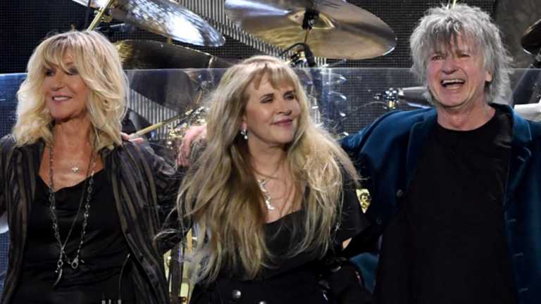 Fleetwood Mac: Κυκλοφόρησαν τραγούδι για τους άστεγους