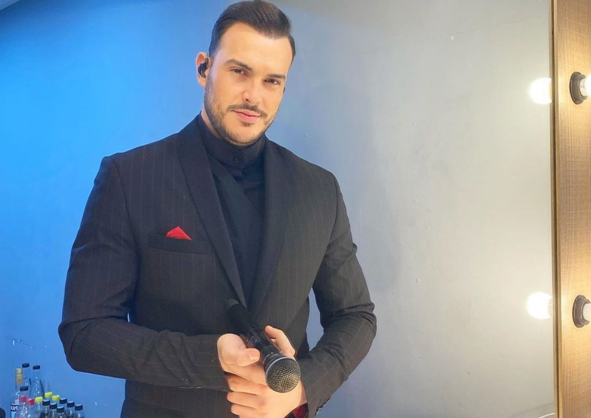 Σάκης Αρσενίου: Λίγες μέρες μετά την διάρρηξη στο αυτοκίνητό του, έπεσε θύμα διαδικτυακής απάτης