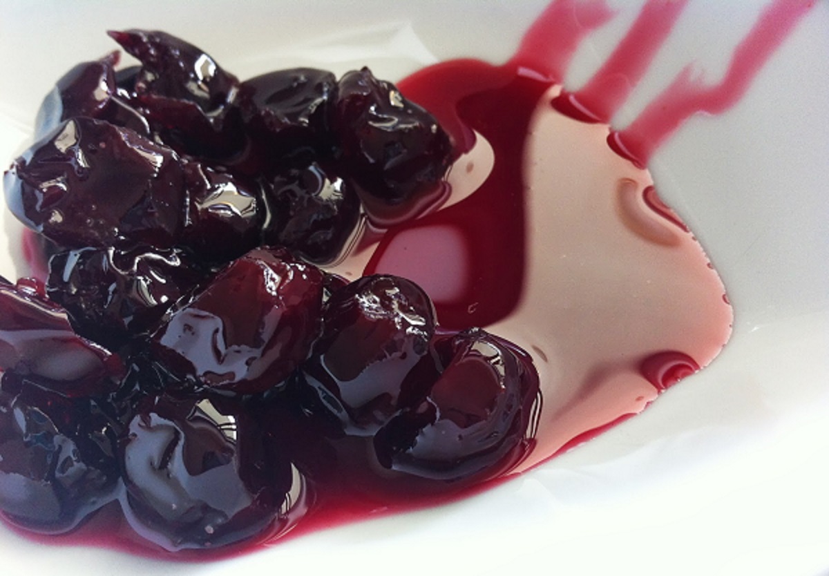 Φτιάξτε γλυκό του κουταλιού και λικέρ βύσσινο με την αυθεντική μοναστηριακή συνταγή