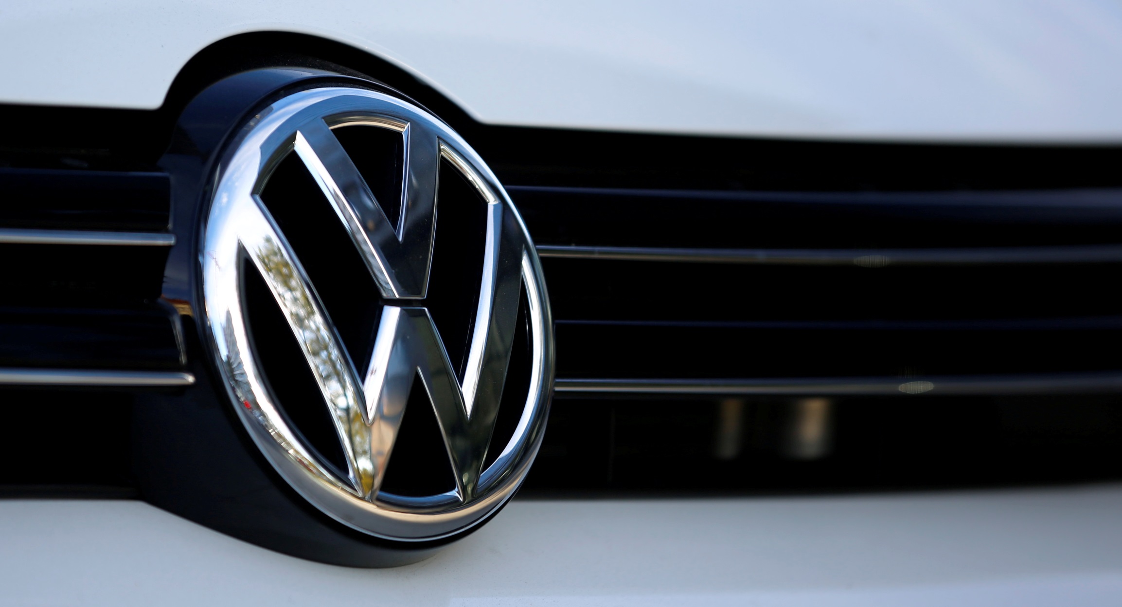 Volkswagen: Παραιτήθηκε το νούμερο 1 – Τον… έκαψε  η “ρατσιστική” διαφήμιση του νέου Golf