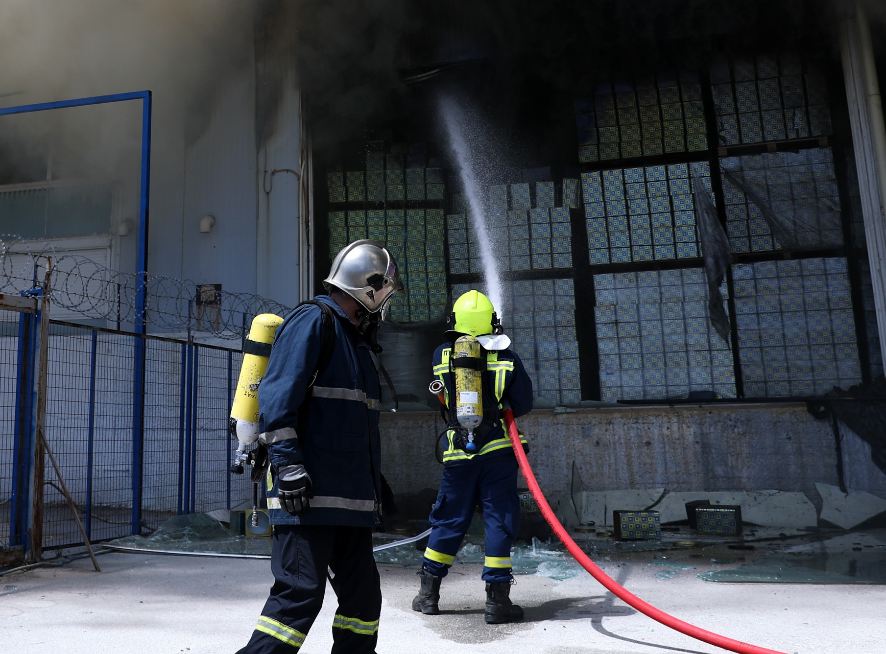 Πυροσβέστες πήγαν για φωτιά και… τους λήστεψαν τσιγγάνοι στη Θήβα!