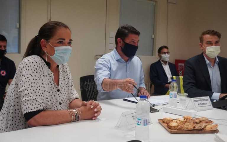 Μάσκες και… καλιτσούνια – Σύσκεψη στα Χανιά με Χαρδαλιά και Ντόρα Μπακογιάννη