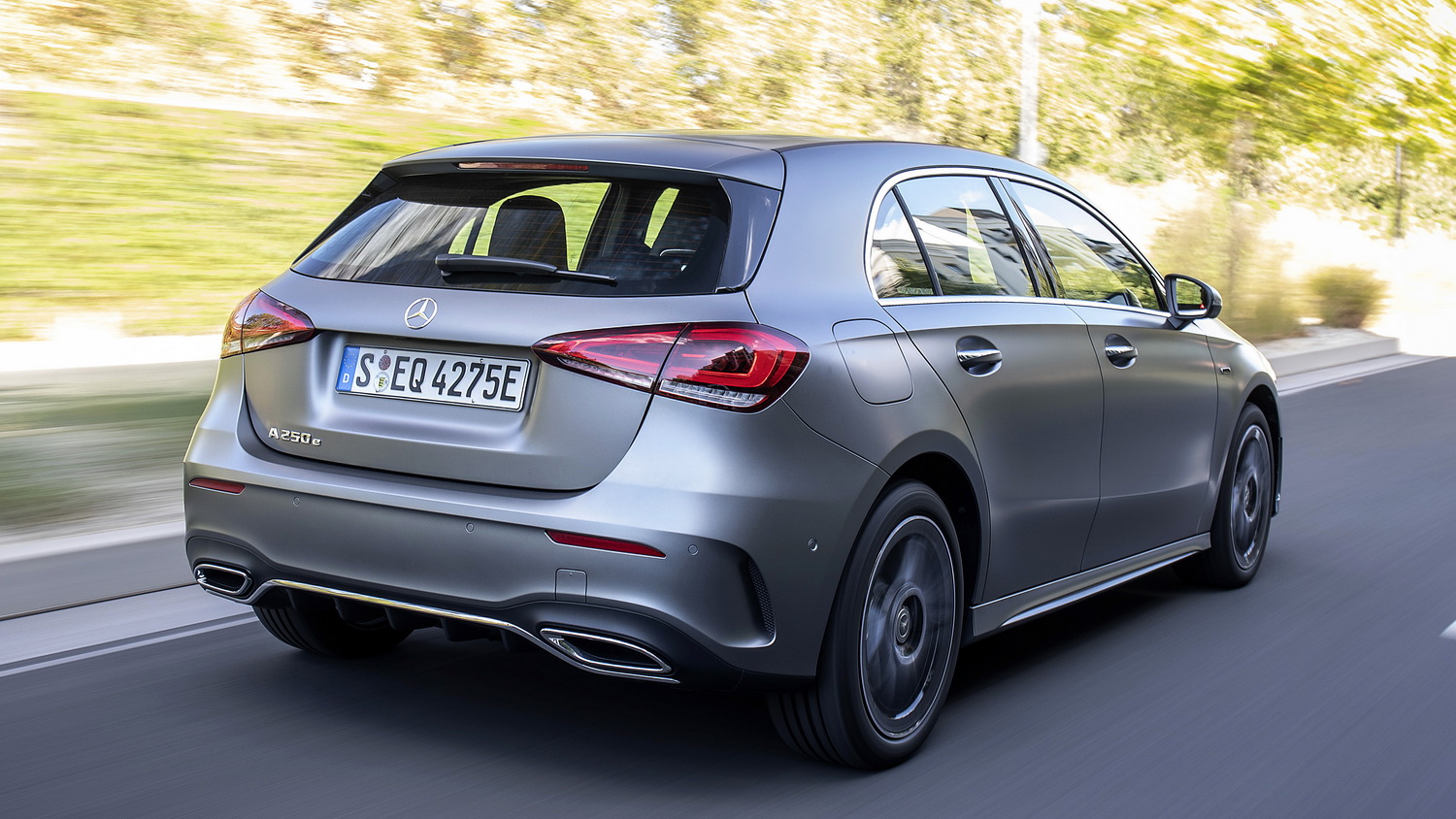 Mercedes-Benz A 250 e, designo mountaingrau magno, Leder schwarz

Mercedes-Benz A 250 e, designo mountain grey magno, Leather black