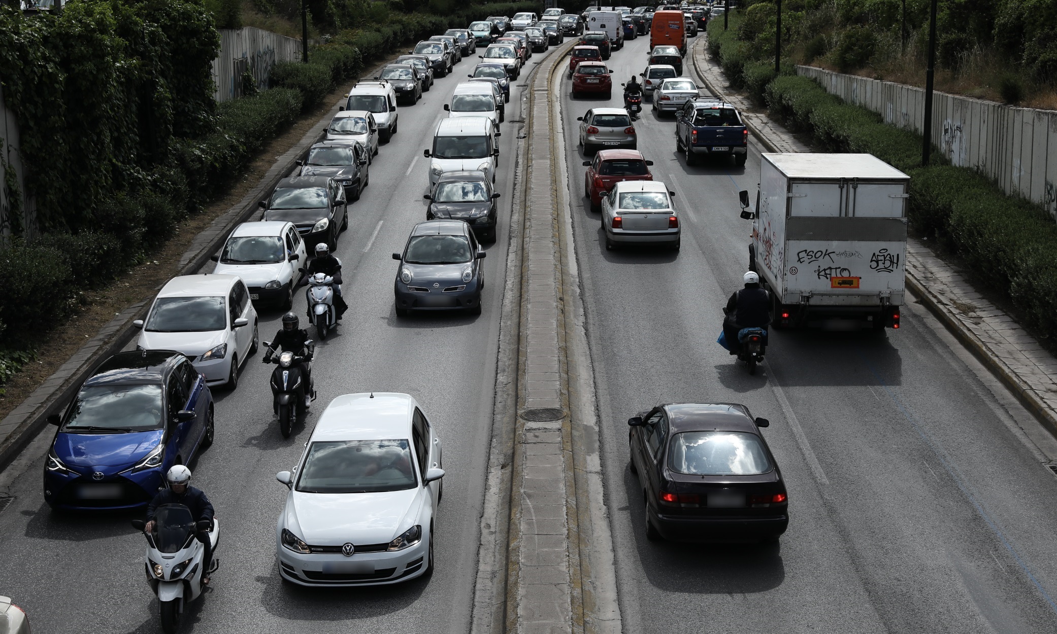 Πως επηρεάζει η παρατεταμένη ακινησία το αυτοκίνητο και τι πρέπει να κάνουμε