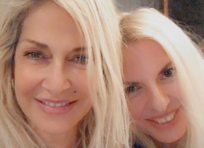 Άννα Βίσση – Αννίτα Πάνια: Δείτε τι έκαναν χθες βράδυ στην πισίνα! [pic-video]